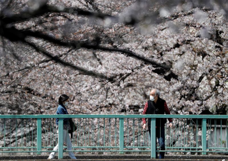 &copy; Reuters. 東京都で新たに394人が新型コロナに感染