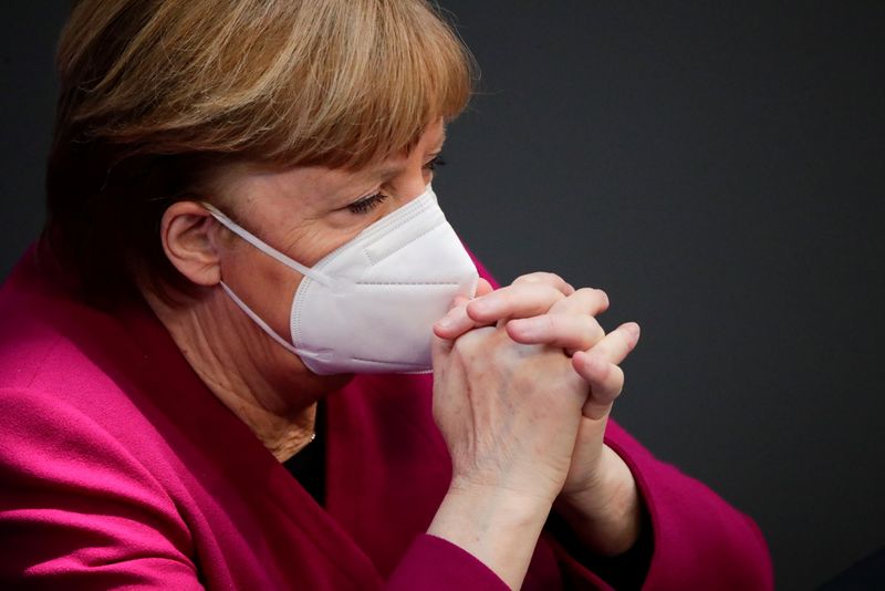 &copy; Reuters. Chanceler alemã, Angela Merkel, no Parlamento em Berlim