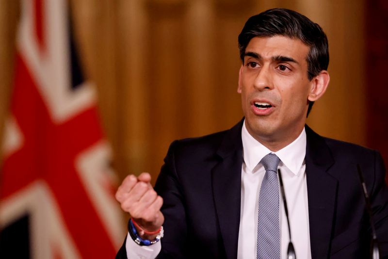 &copy; Reuters. FILE PHOTO: Rishi Sunak hosts a press conference in Downing Street