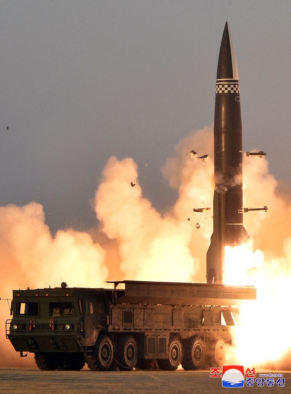 &copy; Reuters. 北朝鮮、ミサイル発射実験でバイデン米政権の最優先外交課題に浮上