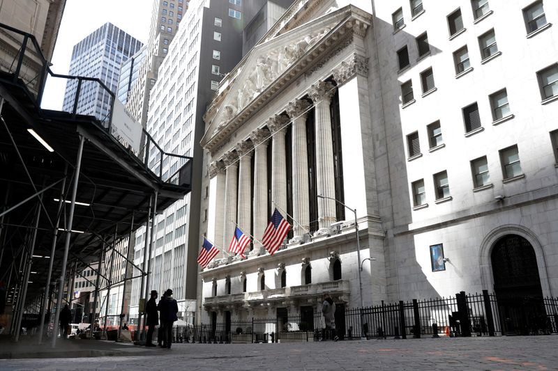 &copy; Reuters. 米年金基金の四半期末リバランス、株式市場に逆風の可能性
