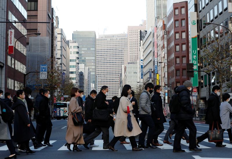 &copy; Reuters. LE JAPON ADOPTE UN BUDGET RECORD, DE NOUVELLES DÉPENSES EN VUE FACE À LA PANDÉMIE