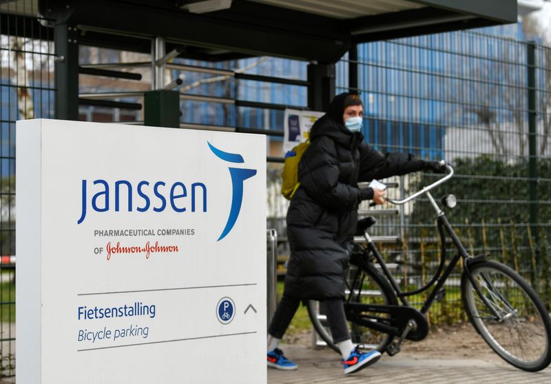 &copy; Reuters. Logo da Janssen em unidade da empresa na Holanda