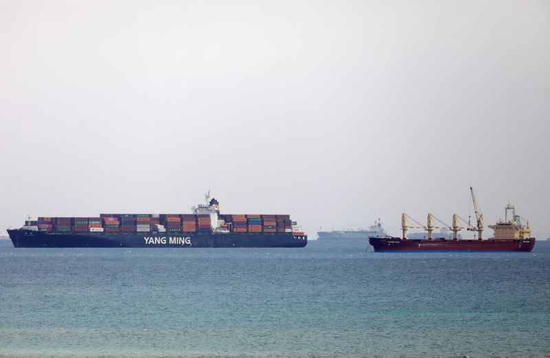 &copy; Reuters. スエズ運河遮断、貿易に週100億ドルの損害も　アリアンツが試算