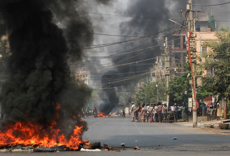 © Reuters. Protest against the military coup, in Mandalay