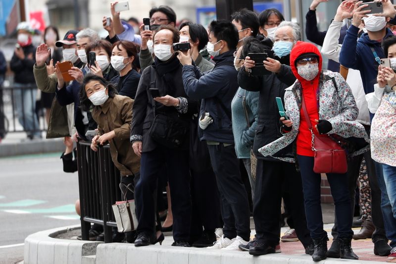 © Reuters. صحيفة: اليابان تجهز لإصدار جوازات سفر خاصة بالحاصلين على التطعيم لتعزيز السفر