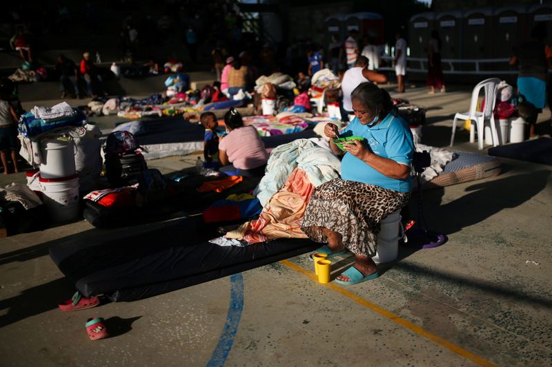 &copy; Reuters. لاجئون وصلوا إلى كولومبيا من فنزويلا يتهمون جنودا من الجيش بقتل مدنيين