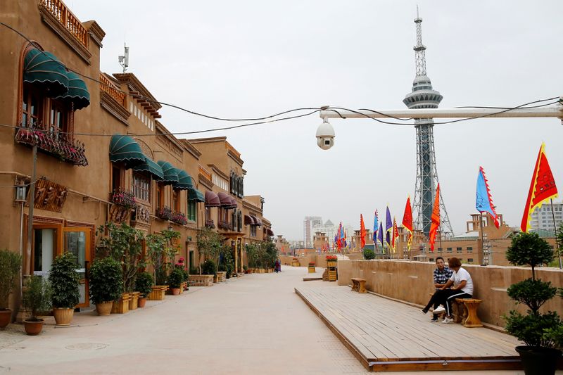 © Reuters. FILE PHOTO: A security camera is seen in a renovated section of the Old City in Kashgar, Xinjiang