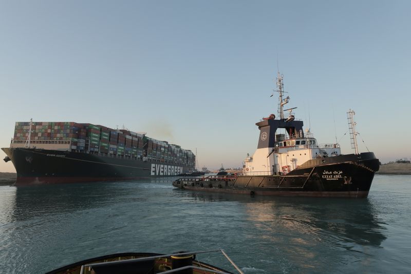 &copy; Reuters. السيسي: نجح المصريون في إنهاء أزمة السفينة الجانحة بقناة السويس