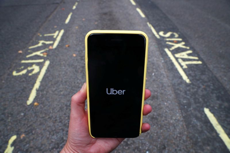 &copy; Reuters. The Uber application is seen on a mobile phone in London