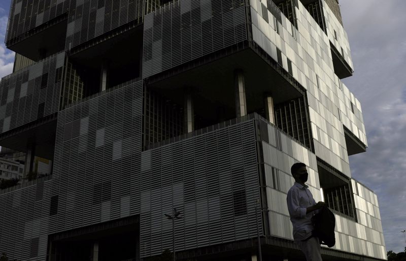 © Reuters. Fachada do edifício-sede da Petrobras no Rio de Janeiro