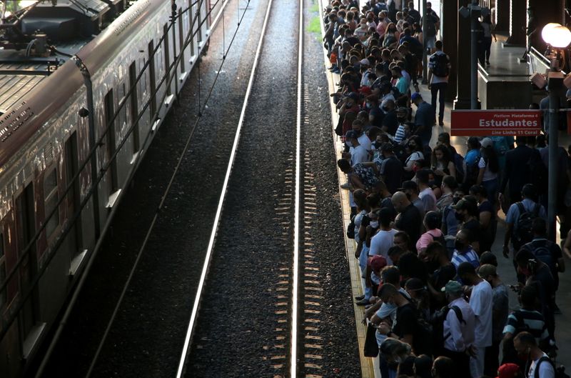 © Reuters. FILE PHOTO: Outbreak of the coronavirus disease (COVID-19) in Sao Paulo