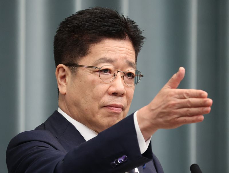 &copy; Reuters. 首相はコロナが対策が最優先と発言、解散観測で加藤官房長官