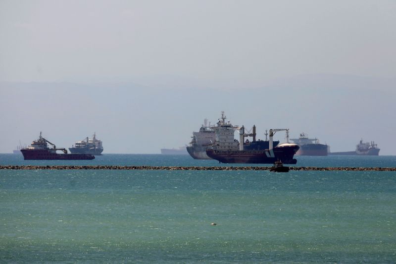 &copy; Reuters. إحدى وكالات الأمم المتحدة: عبور السفن المتوقفة في قناة السويس قد يستغرق أربعة أيام