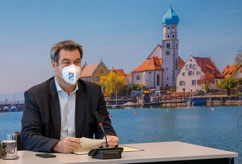 &copy; Reuters. Bavarian State Premier Soeder attends cabinet meeting in Munich