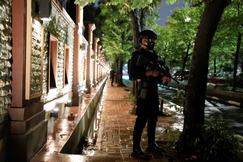 &copy; Reuters. الشرطة الإندونيسية تقتل مهاجمة في تبادل لإطلاق النار في مقر الشرطة