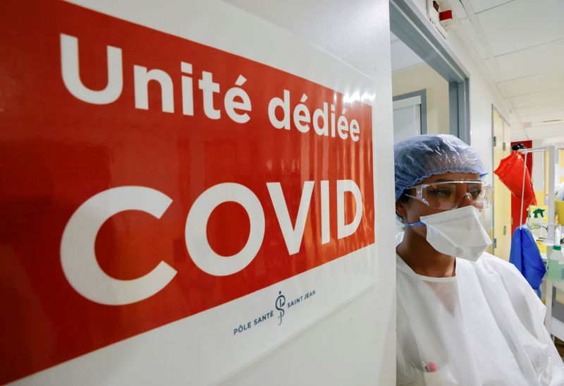 &copy; Reuters. LA FRANCE ENREGISTRE 304 NOUVEAUX DÉCÈS LIÉS AU COVID-19