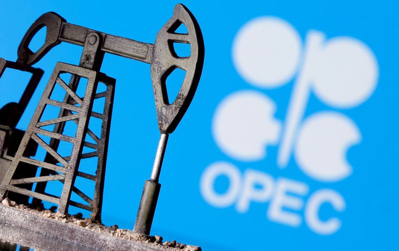 &copy; Reuters. النفط يربح مع اجتماع أوبك+ لاتخاذ قرار بشأن سياسة الإنتاج