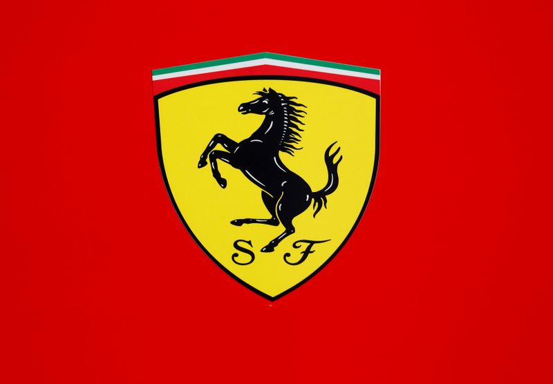 &copy; Reuters. Logo Ferrari