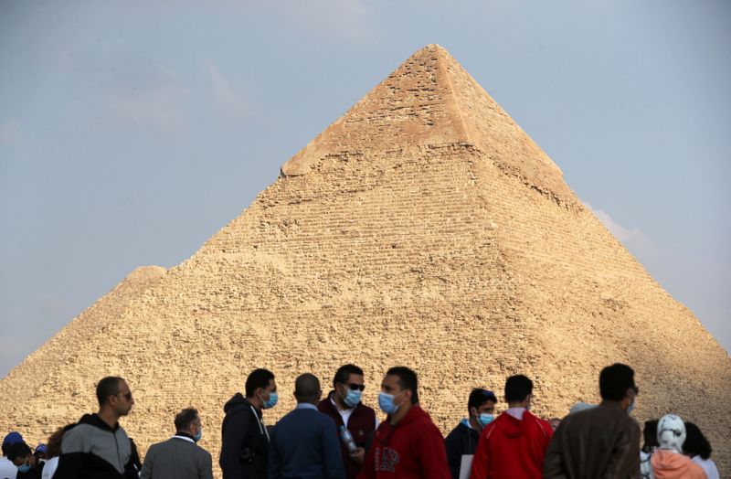 &copy; Reuters. مسؤولة: مصر تستقبل 500 ألف سائح في الربع/1 والإيرادات بين 600-800 مليون دولار