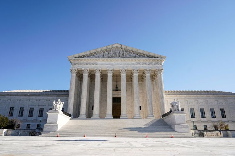 &copy; Reuters. FILE PHOTO: The Supreme Court in Washington