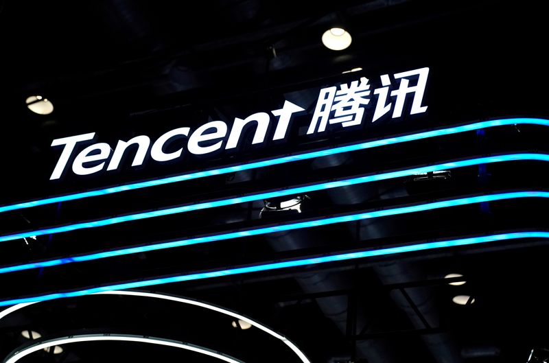 © Reuters. FILE PHOTO: Logo of Tencent is seen at its booth at the 2020 China International Fair for Trade in Services (CIFTIS) in Beijing