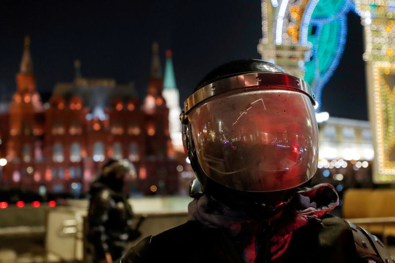 © Reuters. روسيا تسعى لشراء أدوات مكافحة الشغب قبل احتجاج لأنصار نافالني