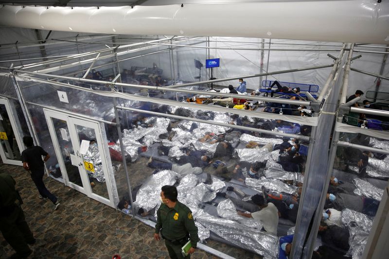 &copy; Reuters. FILE PHOTO: Department of Homeland Security holding facility in the Rio Grande Valley