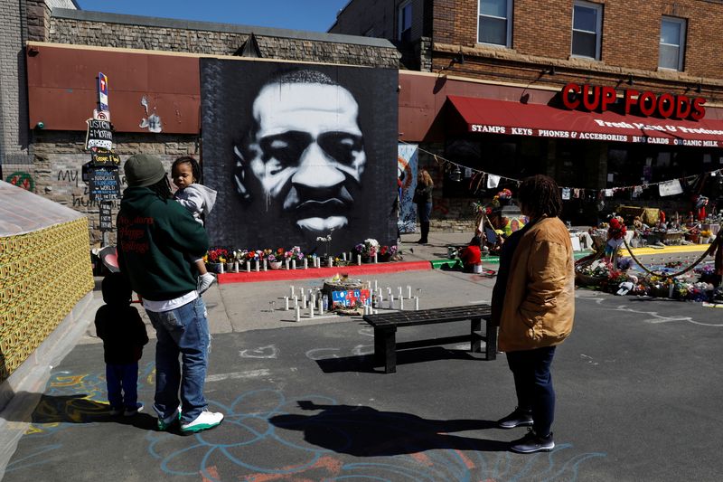 &copy; Reuters. FILE PHOTO: The City of Minneapolis enters its fourth day of the trial of Derek Chauvin