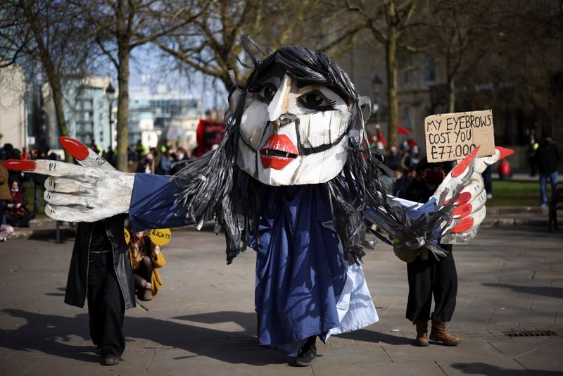 © Reuters. المئات ينضمون لمظاهرات في بريطانيا ضد مشروع قانون يمنح الشرطة سلطات لتقييد الاحتجاجات