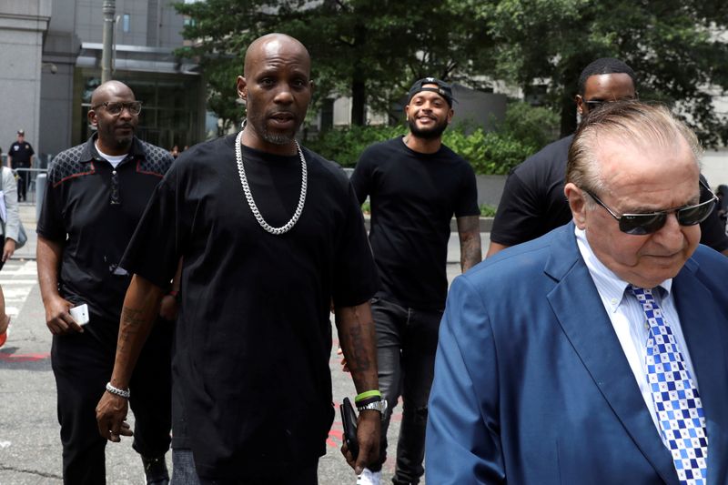 &copy; Reuters. FILE PHOTO: Rapper DMX exits the U.S. Federal Court in Manhattan following a hearing regarding income tax evasion charges in New York