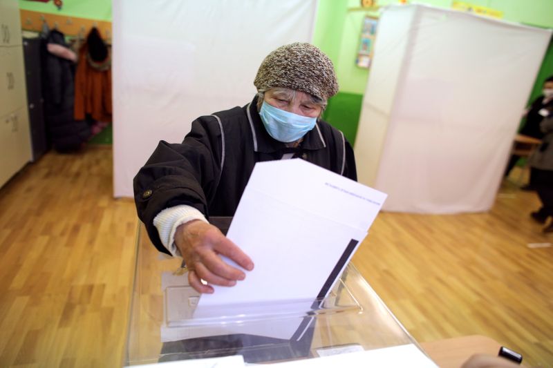 &copy; Reuters. الناخبون في بلغاريا يصوتون لاختيار برلمان جديد