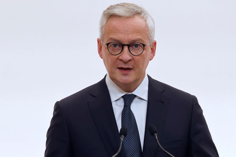 &copy; Reuters. FILE PHOTO: French Economy and Finance Minister Bruno Le Maire speaks during a press conference in Paris