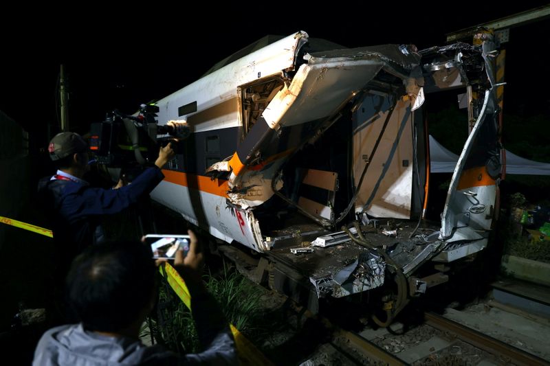 © Reuters. View of the site of the deadly train derailment, north of Hualien