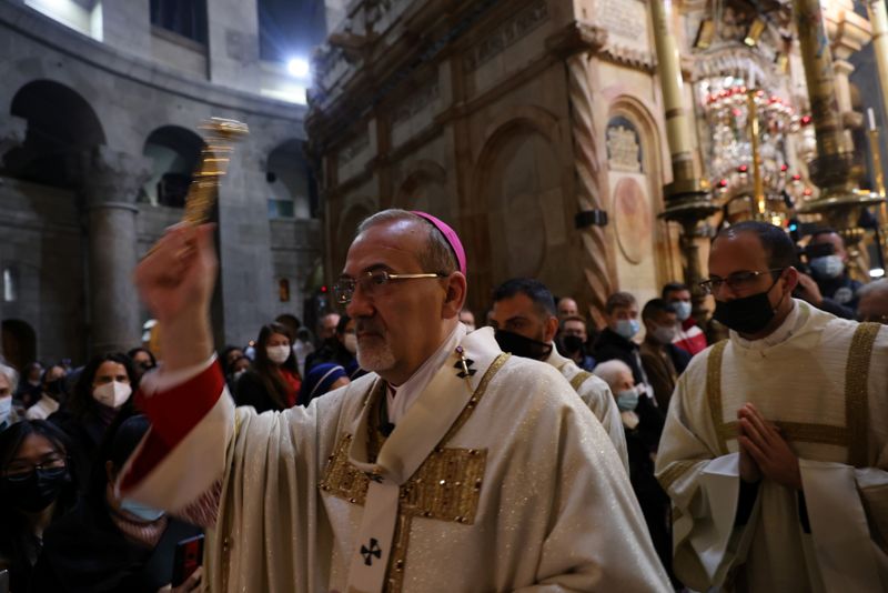 &copy; Reuters. بطريرك اللاتين بالقدس يدعو لتجديد الحياة بعد الجائحة في عظة عيد القيامة