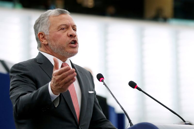 &copy; Reuters. FOTO DE ARCHIVO: El rey de Jordania Abdalá II se dirige al Parlamento Europeo en Estrasburgo, Francia.