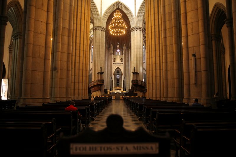 &copy; Reuters. Missa de Páscoa na Catedral da Sé, em São Paulo