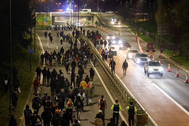 &copy; Reuters. 英全土で警察権限強化法案巡り抗議デモ、ロンドンでは小競り合い