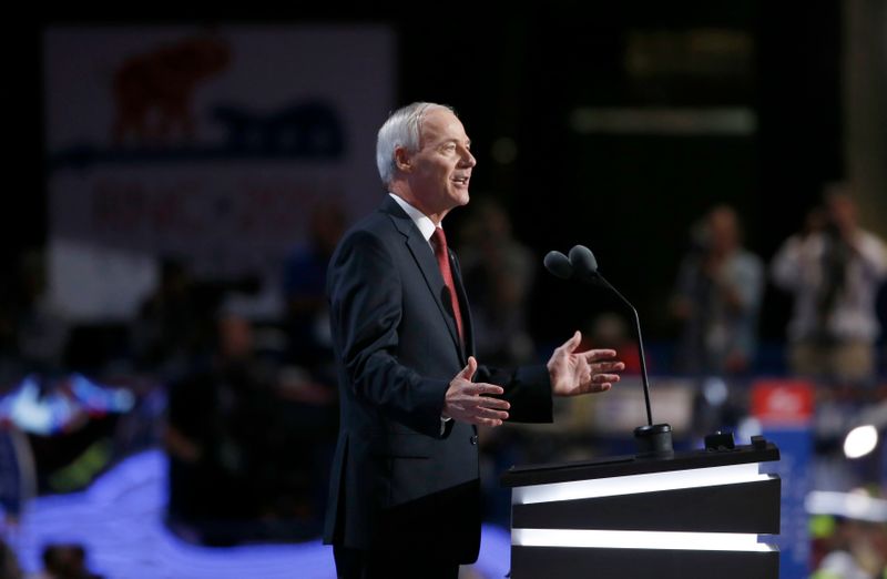 &copy; Reuters. Governor Asa Hutchinson speaks at the Republican National Convention in Cleveland