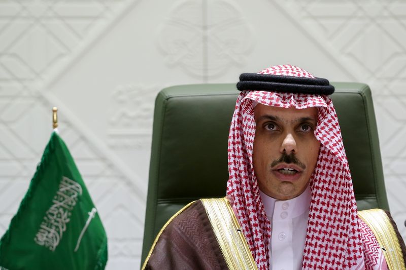 &copy; Reuters. وزير الخارجية السعودي يلتقي بنظيره الأردني ويجدد دعم الرياض للأردن