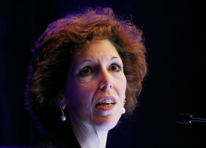 &copy; Reuters. Cleveland Federal Reserve Bank President and CEO Loretta Mester gives her keynote address at the 2014 Financial Stability Conference in Washington