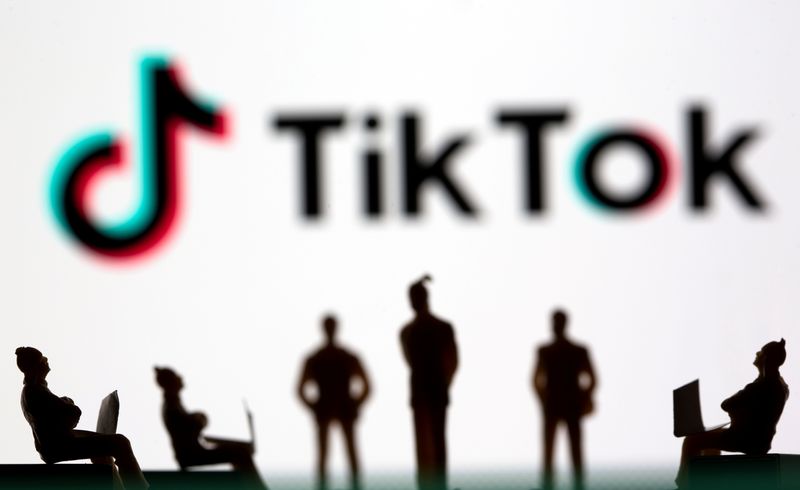 &copy; Reuters. FILE PHOTO: Illustration picture of TikTok logo