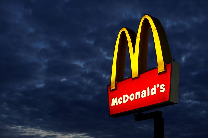 © Reuters. FILE PHOTO: A McDonald's restaurant is pictured in Encinitas, California