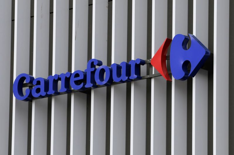 &copy; Reuters. FILE PHOTO: The logo of Carrefour is seen at a Carrefour Hypermarket store in Nice