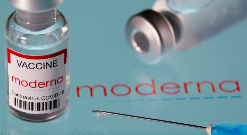 &copy; Reuters. FILE PHOTO: Vial labelled &quot;Moderna coronavirus disease (COVID-19) vaccine&quot; placed on displayed Moderna logo is seen in this illustration picture