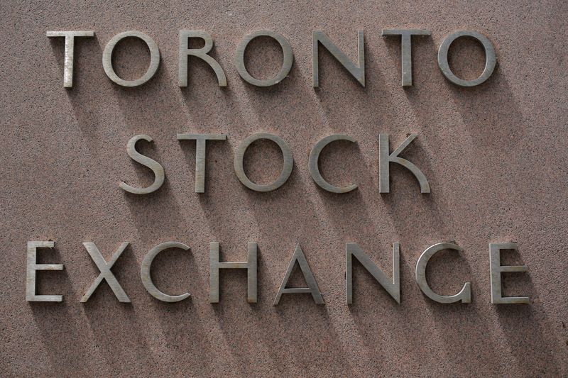 &copy; Reuters. FILE PHOTO: The Toronto Stock Exchange sing is seen in Toronto