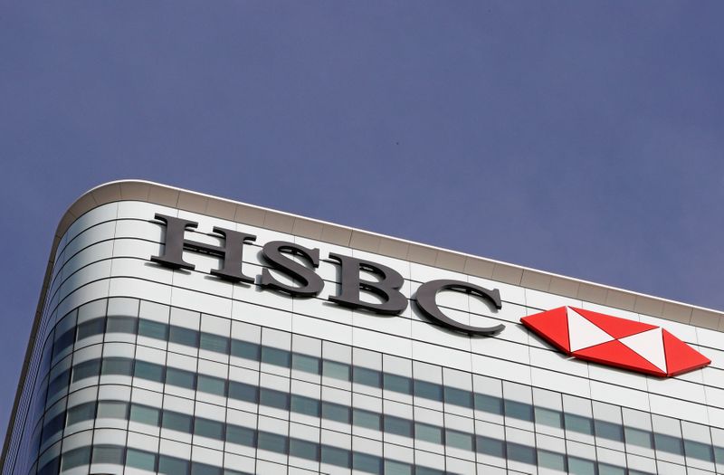 &copy; Reuters. FILE PHOTO - The HSBC bank logo is seen at their offices in the Canary Wharf financial district in London