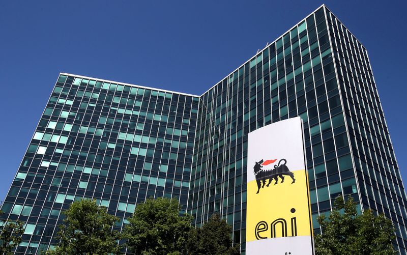© Reuters. FILE PHOTO: FILE PHOTO: Eni's logo is seen in front of its headquarters in San Donato Milanese