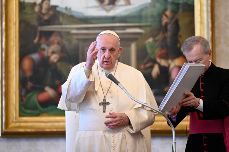 &copy; Reuters. El Papa Francisco celebra la audiencia general semanal en el Vaticano