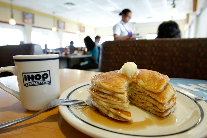 &copy; Reuters. FILE PHOTO: A stack of pancakes are pictured at an IHOP restaurant in Los Angeles